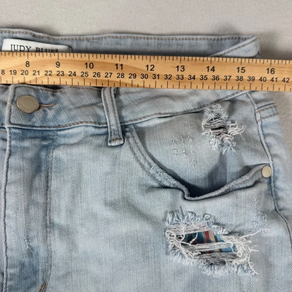 Judy‎ Blue Distressed Aztec Jean Shorts Womens 1XL Light Wash Denim Western Boho